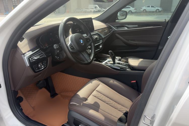 Used BMW 5 Series 2022 Second Facelift 525Li M Sport Package Interior 2