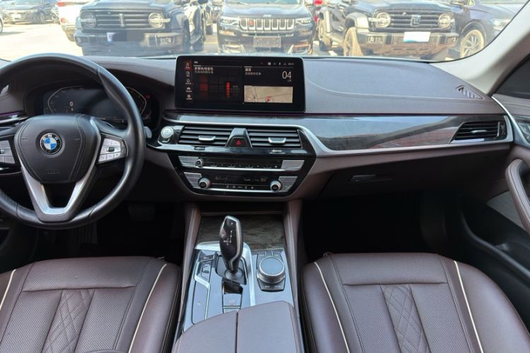 Used BMW 5 Series 2022 Restyled 525Li Luxury Package Interior 2