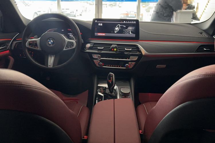 Used BMW 5 Series 2022 Second Facelift 530Li xDrive M Sport Package Interior 3