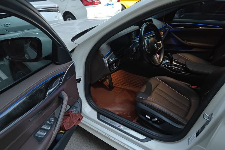 Used BMW 5 Series 2022 Restyled 525Li M Sport Package Interior 3