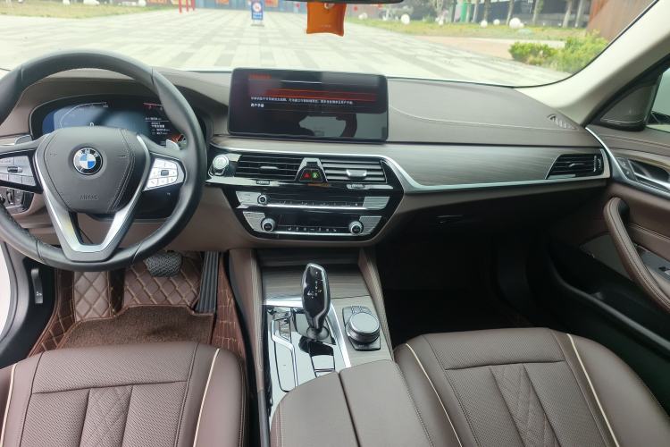 Used BMW 5 Series 2022 Updated 530Li xDrive Luxury Package Interior 3