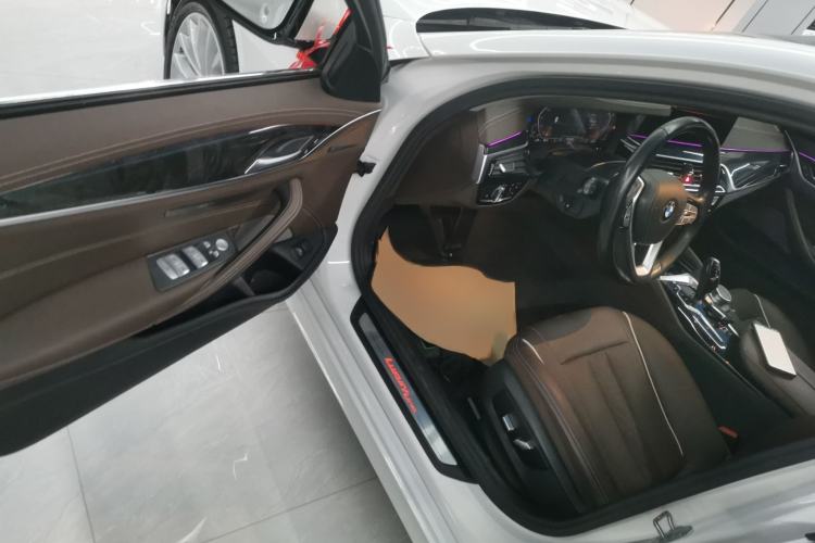 Used BMW 5 Series 2022 Second Facelift 525Li Luxury Package Interior 3