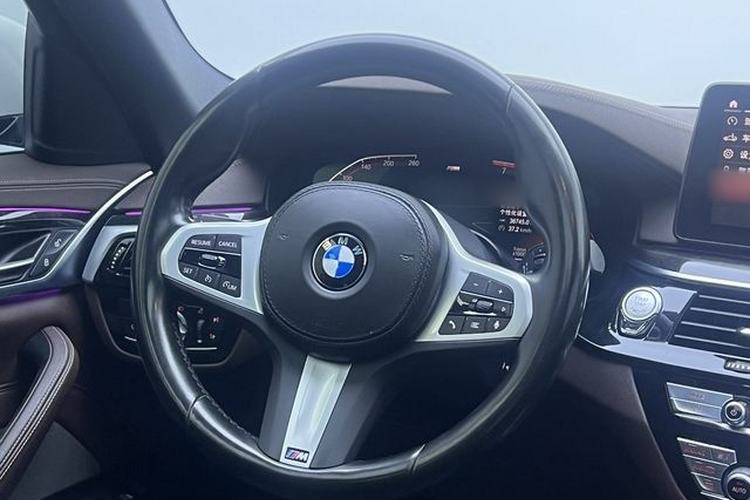 Used BMW 5 Series 2022 Restyled 525Li M Sport Package Interior 3