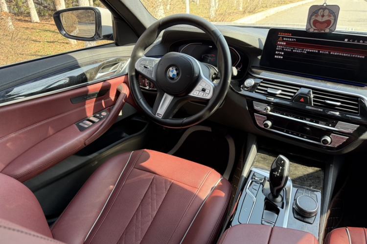 Used BMW 5 Series 2022 Second Facelift 525Li M Sport Package Interior 3