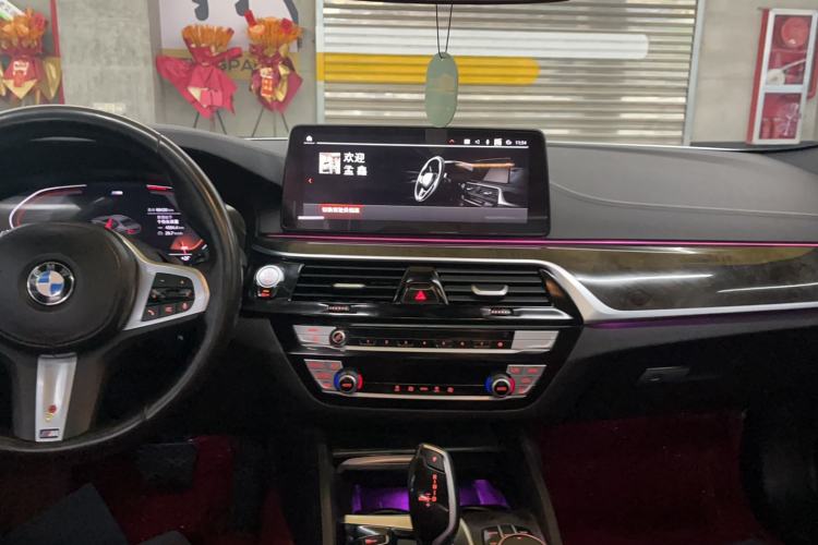 Used BMW 5 Series 2022 Restyled 525Li M Sport Package Interior 3