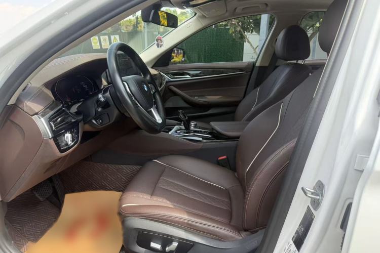 Used BMW 5 Series 2022 Restyled 525Li Luxury Package Interior 3