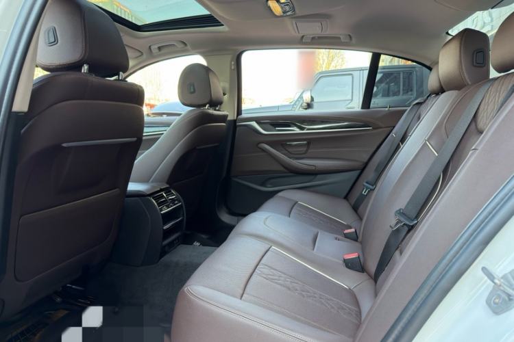 Used BMW 5 Series 2022 Restyled 525Li Luxury Package Interior 3