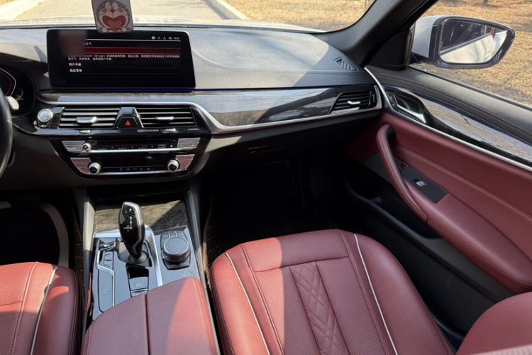 Used BMW 5 Series 2022 Second Facelift 525Li M Sport Package Interior 4
