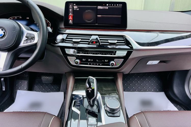 Used BMW 5 Series 2022 Restyled 525Li M Sport Package Interior 4