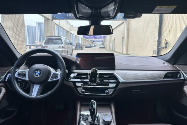 Used BMW 5 Series 2022 Restyled 530Li Leading Edition M Sport Package Interior 4