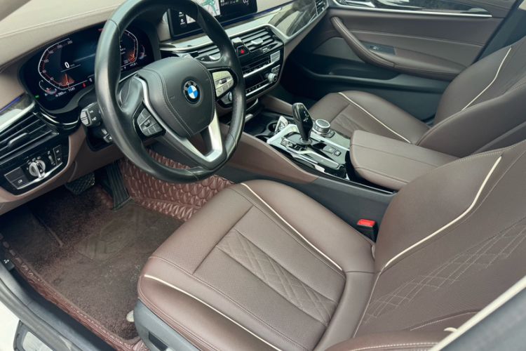 Used BMW 5 Series 2022 Restyled 525Li Luxury Package Interior 4