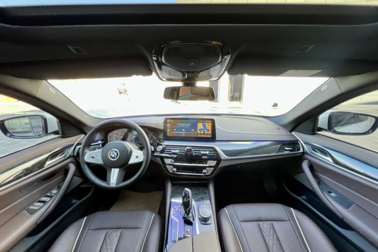 Used BMW 5 Series 2022 Second Facelift 525Li M Sport Package Interior 4