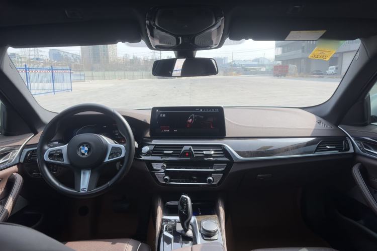 Used BMW 5 Series 2022 Second Facelift 525Li M Sport Package Interior 4