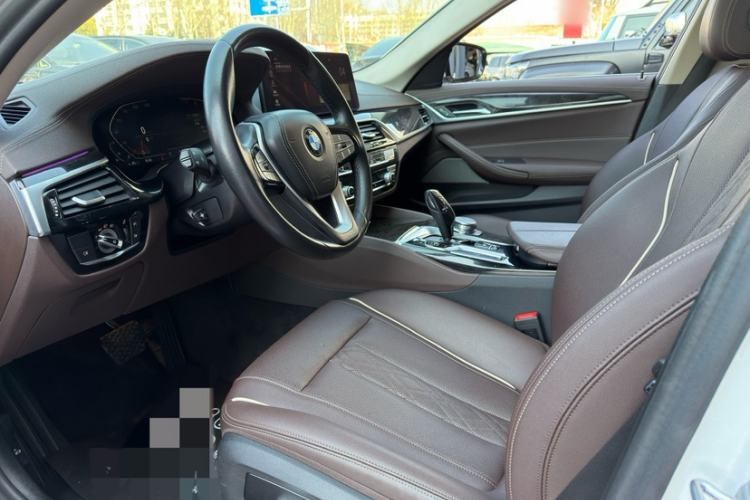 Used BMW 5 Series 2022 Restyled 525Li Luxury Package Interior 4