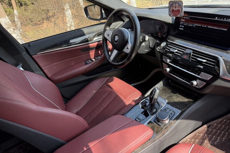 Used BMW 5 Series 2022 Second Facelift 525Li M Sport Package Interior 5