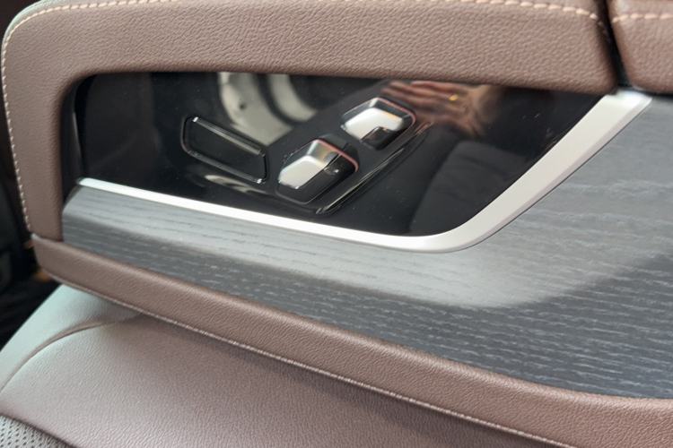 Used BMW 5 Series 2022 Second Facelift 530Li Luxury Version M Sport Package Interior 6