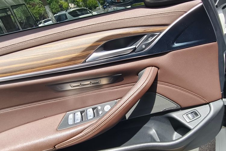 Used BMW 5 Series 2022 Second Facelift 530Li Leading Edition M Sport Package Interior 6