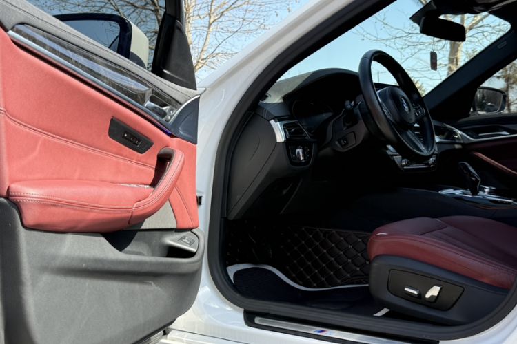 Used BMW 5 Series 2022 Second Facelift 525Li M Sport Package Interior 6