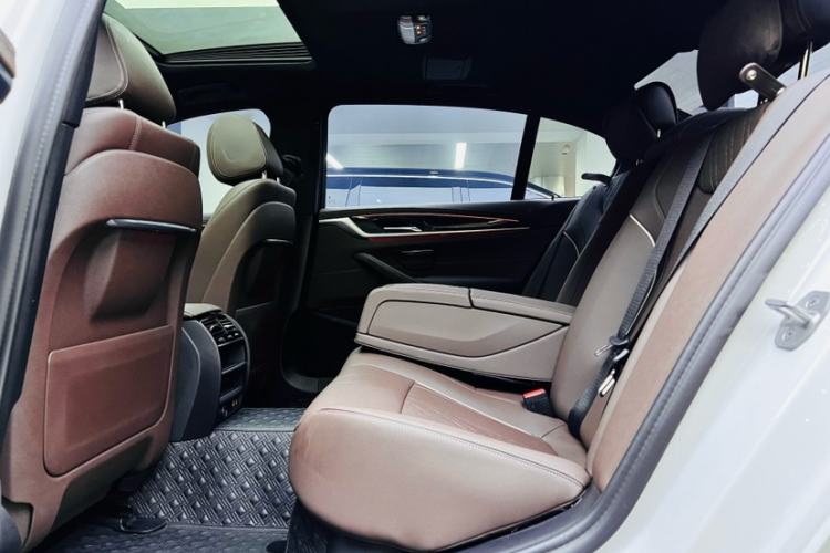 Used BMW 5 Series 2022 Restyled 525Li M Sport Package Interior 7