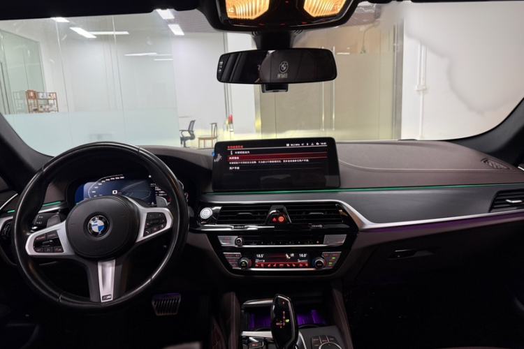 Used BMW 5 Series 2022 Second Facelift 530Li Luxury Version M Sport Package Interior 7