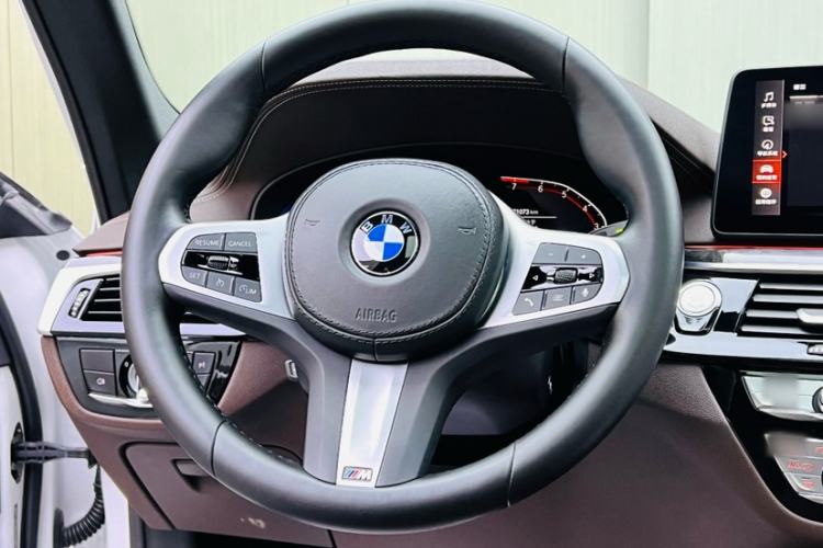 Used BMW 5 Series 2022 Restyled 525Li M Sport Package Interior 7