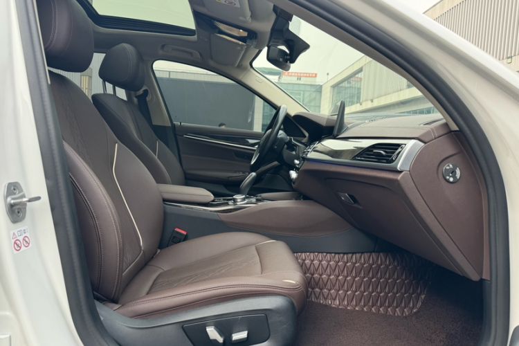 Used BMW 5 Series 2022 Restyled 525Li Luxury Package Interior 7
