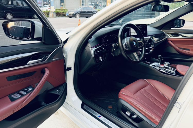 Used BMW 5 Series 2022 Second Facelift 525Li M Sport Package Interior 8