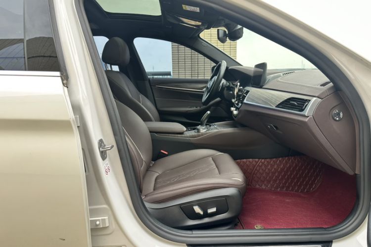 Used BMW 5 Series 2022 Restyled 530Li Leading Edition M Sport Package Interior 9