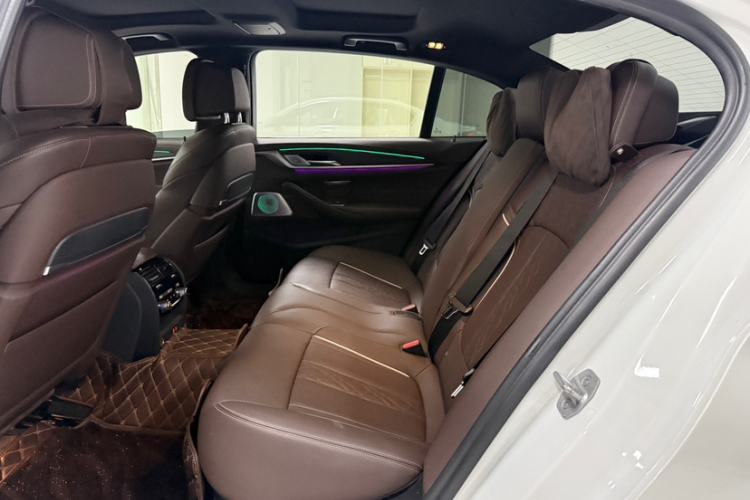 Used BMW 5 Series 2022 Second Facelift 530Li Luxury Version M Sport Package Interior 9