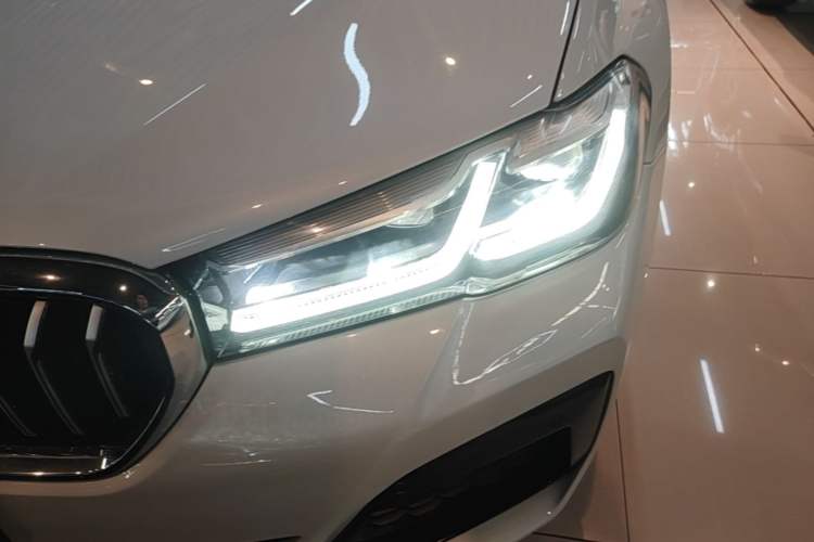 Used BMW 5 Series 2022 Second Facelift 530Li Leading Edition M Sport Package Left Front Headlight