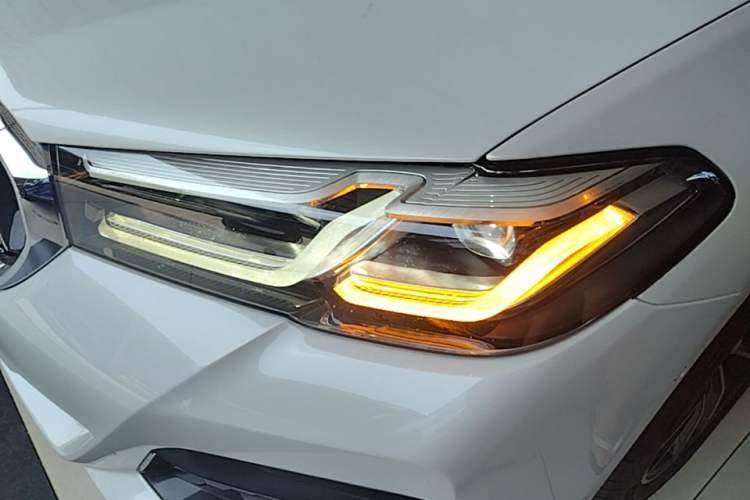 Used BMW 5 Series 2022 Second Facelift 525Li M Sport Package Left Front Headlight