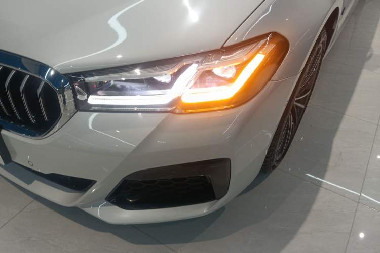 Used BMW 5 Series 2022 Restyled 530Li Leading Edition M Sport Package Left Front Headlight