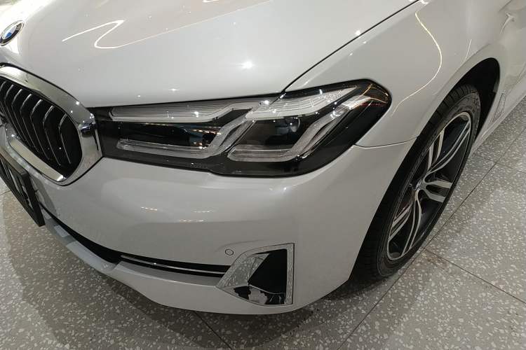 Used BMW 5 Series 2022 Updated 530Li xDrive Luxury Package Left Front Headlight