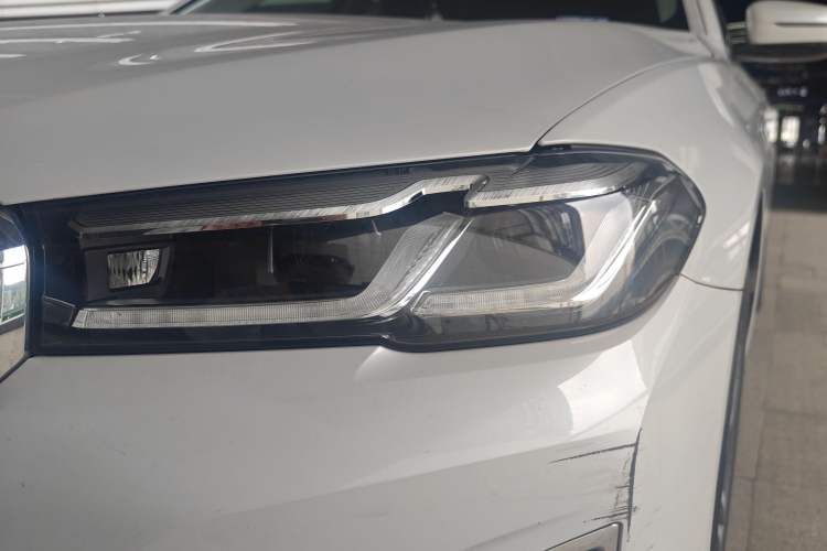 Used BMW 5 Series 2022 Updated 530Li Leading Edition Luxury Package Left Front Headlight