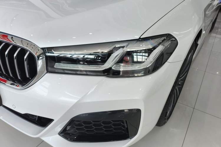 Used BMW 5 Series 2022 Restyled 530Li Leading Edition M Sport Package Left Front Headlight