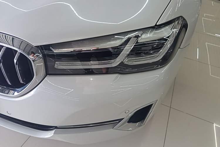 Used BMW 5 Series 2022 Updated 530Li Leading Edition Luxury Package Left Front Headlight