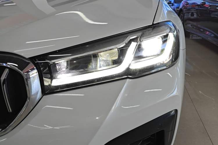 Used BMW 5 Series 2022 Restyled 530Li Leading Edition M Sport Package Left Front Headlight