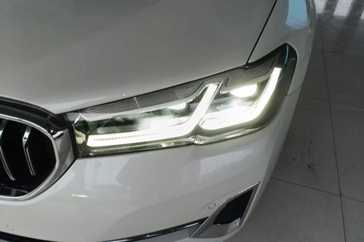 Used BMW 5 Series 2022 Restyled 525Li Luxury Package Left Front Headlight