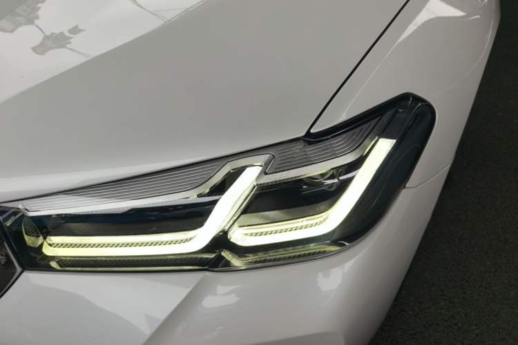 Used BMW 5 Series 2022 Restyled 530Li Leading Edition M Sport Package Left Front Headlight