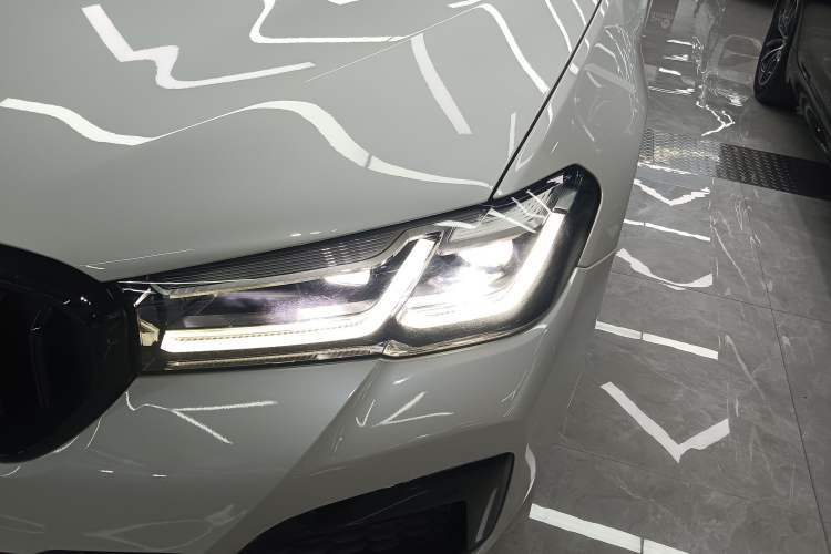 Used BMW 5 Series 2022 Restyled 530Li Leading Edition M Sport Package Left Front Headlight
