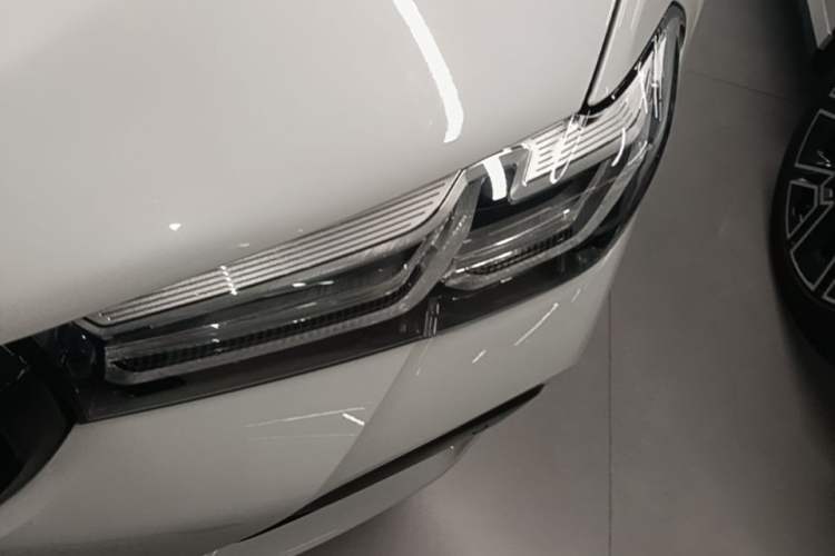 Used BMW 5 Series 2022 Second Facelift 530Li Leading Edition M Sport Package Left Front Headlight