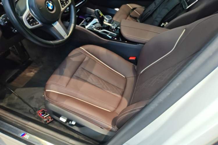 Used BMW 5 Series 2022 Restyled 525Li M Sport Package Left Front Seat