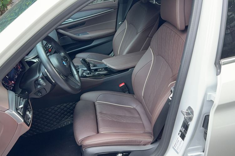 Used BMW 5 Series 2022 Second Facelift 530Li Luxury Version M Sport Package Left Front Seat