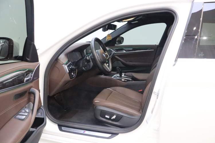 Used BMW 5 Series 2022 Restyled 525Li M Sport Package Left Front Seat