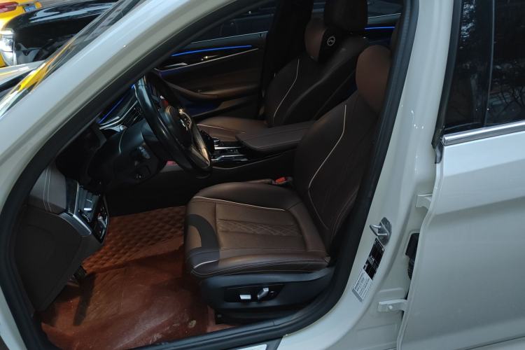 Used BMW 5 Series 2022 Restyled 525Li M Sport Package Left Front Seat