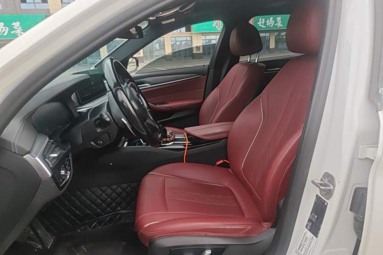 Used BMW 5 Series 2022 Restyled 530Li Leading Edition M Sport Package Left Front Seat