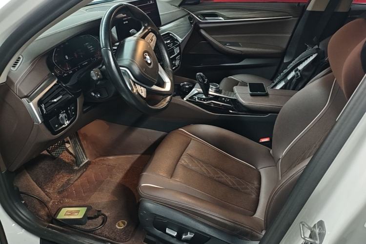 Used BMW 5 Series 2022 Second Facelift 530Li Leading Edition M Sport Package Left Front Seat