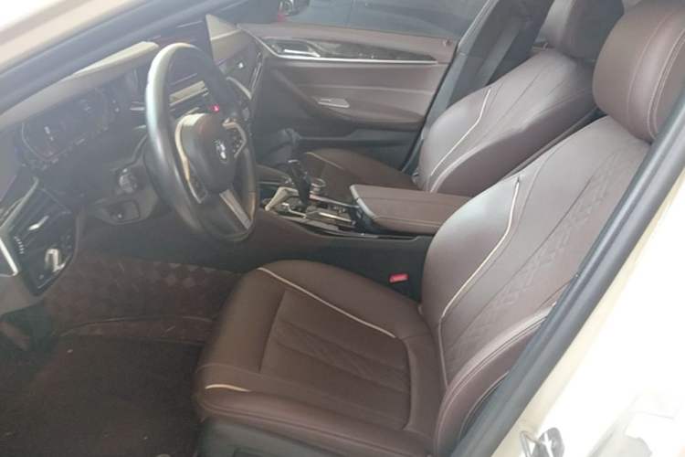 Used BMW 5 Series 2022 Second Facelift 525Li M Sport Package Left Front Seat