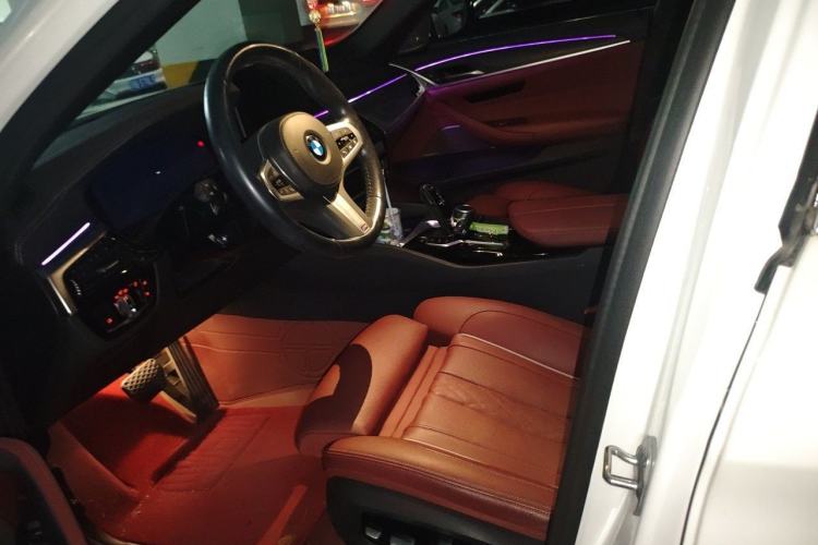 Used BMW 5 Series 2022 Second Facelift 530Li Luxury Version M Sport Package Left Front Seat