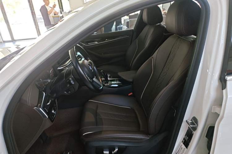 Used BMW 5 Series 2022 Restyled 525Li M Sport Package Left Front Seat